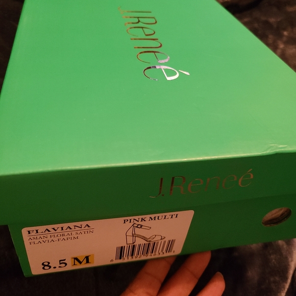 J Reneè Floral Sandals - Picture 7 of 7